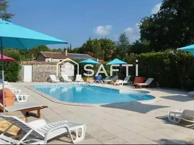 Villecroze 83690 Achat / Vente maison 22 pièces t22 piscine terrasse
