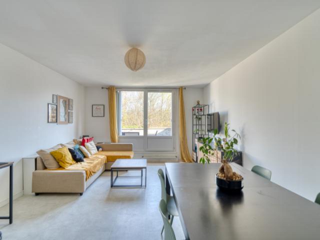 Villefontaine Appartement T3 de 71.5 m2 Terrasse et jard