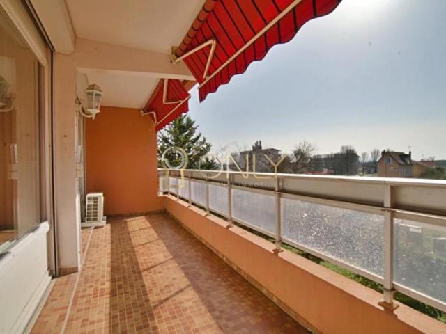 Villefranche –Appartement T3 avec terrasse, potentiel T4