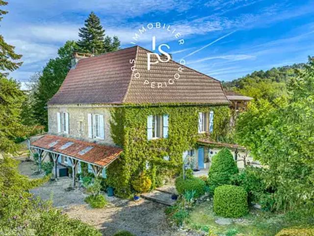 Villefranche du Périgord 24550 Achat / Vente maison 19 pièces t19 au dernier étage piscine