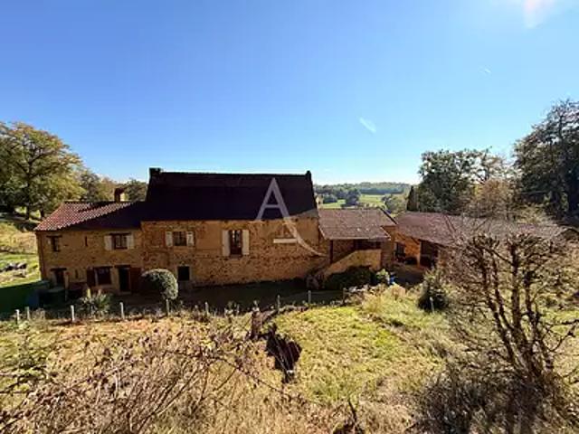 Villefranche du Périgord 24550 Achat / Vente maison 7 pièces t7 au dernier étage terrasse