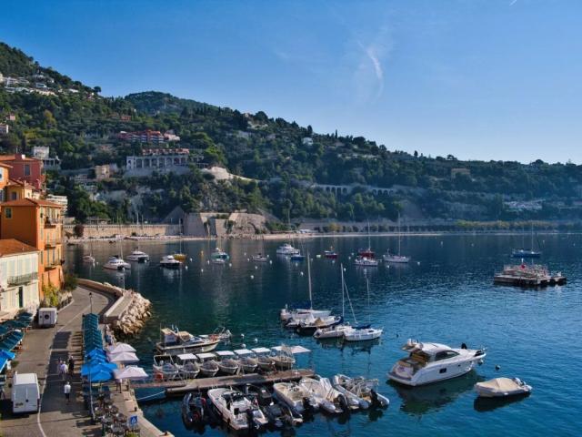Villefranche Sur Mer, 2/3 pièces dernier étage pieds dans l'eau