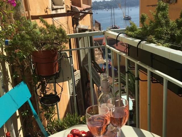 VILLEFRANCHE SUR MER VIEILLE VILLE: APPARTEMENT 2 PIECES – BLACON APERCU MER – CLIMATISATION