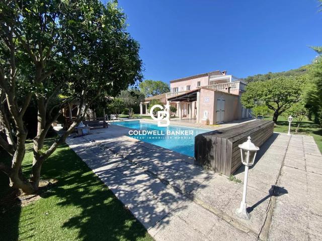 Villefranche Sur Mer Villa provençale avec piscine dans do. 189m² Villefranche sur Mer
