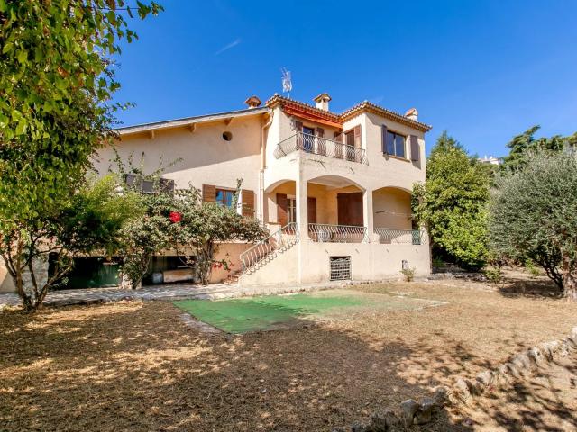 Villefranche sur Mer – Villa provençale à fort potentiel