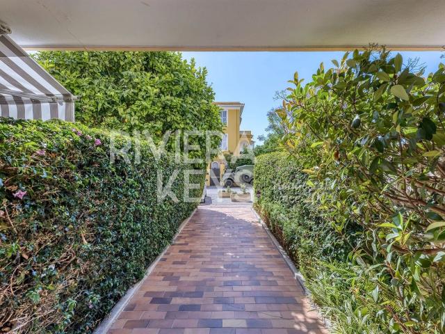 VILLEFRANCHE SUR MER: Appartement 2 pièces, terrasse sud, p. 54m² Villefranche sur Mer