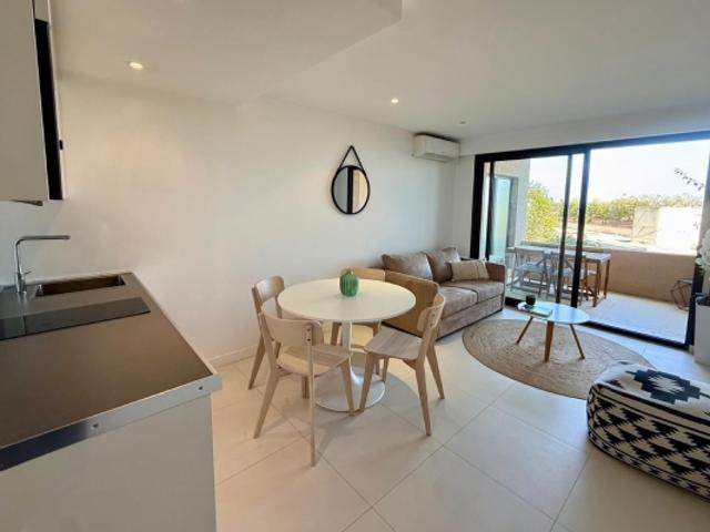 VILLEFRANCHE SUR MER CORNE D OR STUDIO DE 24 M² A VENDRE TRES BON ETAT RESIDENCE SECURISEE TERRASSE 7,30 M²