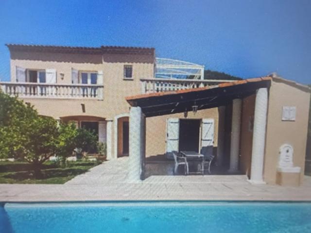 VILLEFRANCHE SUR MER Dans le domaine fermé du Castellet su