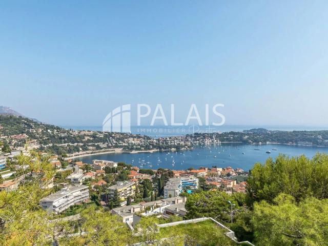 VILLEFRANCHE SUR MER Domaine fermé / DERNIER ETAGE Appartement 3 4 pièces 90 m² avec terrasse,veranda,jardin, vue Panoramique mer/ Gardien /VILLEFRANCHE SUR MER