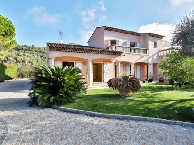 VILLEFRANCHE SUR MER LE CASTELLET VILLA PROVENCALE 8 PIECES DE 200 M² A VENDRE TERRAIN 1500 M² GARAGE GRANDE PISCINE