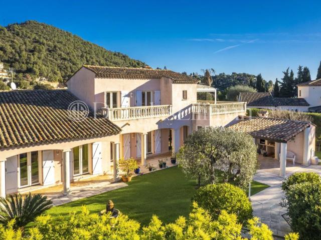 Villefranche Sur Mer Maison de charme avec piscine dans do. 188m² Villefranche sur Mer