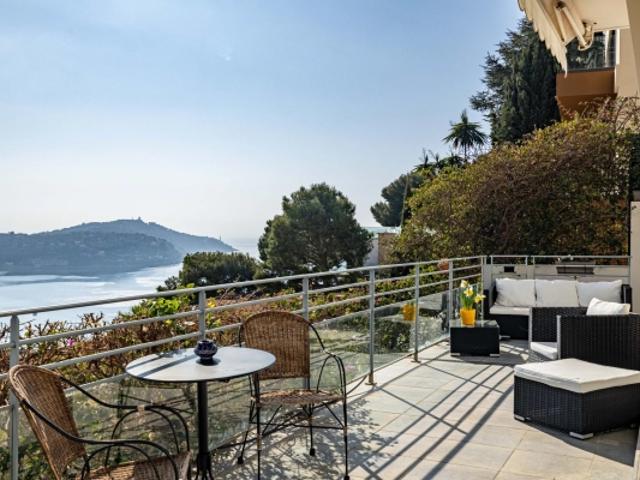 Villefranche sur Mer Spectaculaire 3p avec terrasse et jardin vue panoramique, garage partagé en sus