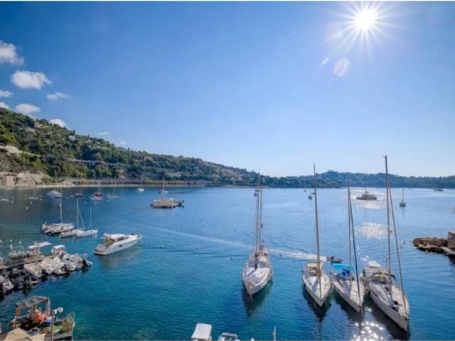 Villefranche Sur Mer Superbe 2/3 Pièces Avec Balcon en Dernier Etage