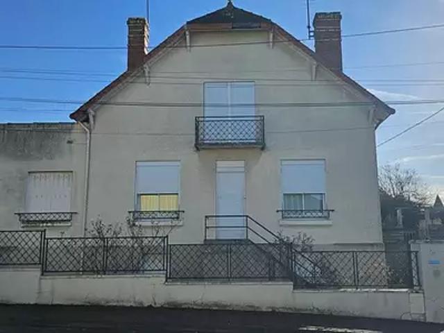 Villefranche sur Cher 41200 Achat / Vente maison 5 pièces t5 au dernier étage parking