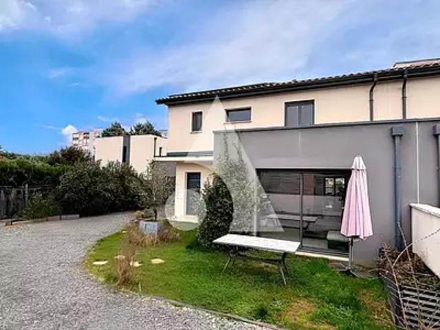 Villefranche sur Saône 69400 Achat / Vente maison 5 pièces t5 au dernier étage cave