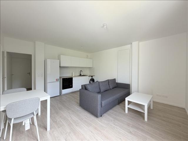 VILLEJUIF 2 PIÈCES NEUF MEUBLÉ AVEC BALCON