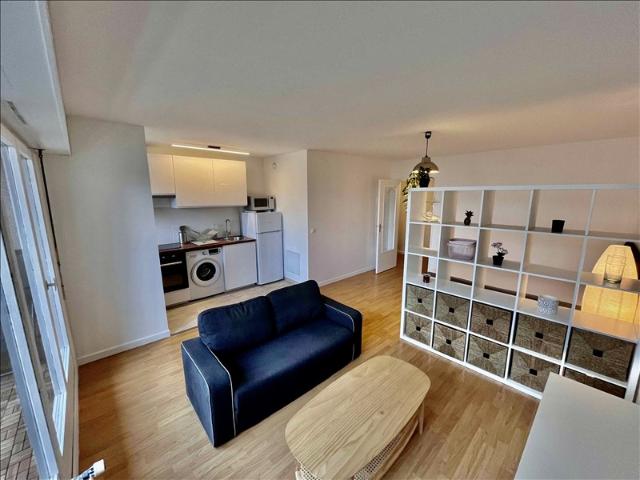 VILLEJUIF STUDIO MEUBLÉ AVEC BALCON PROCHE TRANSPORTS