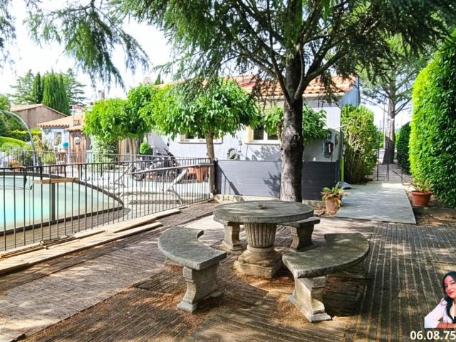 Villelaure Maison familiale 130m² avec piscine + 2 appartement type 2