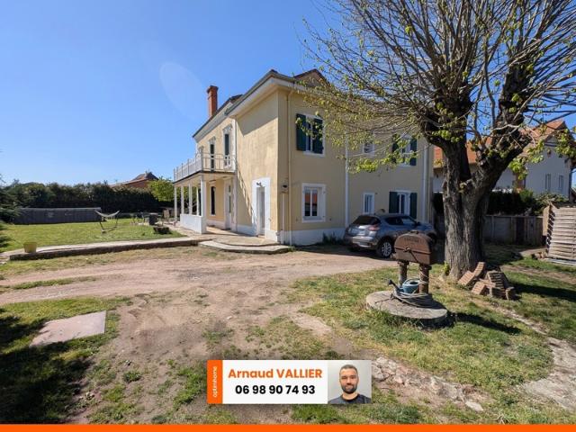 Villerest — Maison 277 m² 5 ch, piscine, sans vis à vis