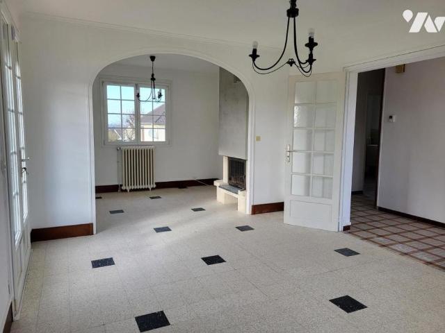 VILLERS BOCAGE: Pavillon
