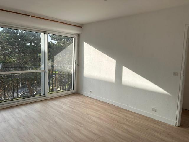 VILLERS SUR MER, F2 de 31 m² au 3ème étage avec place de parking