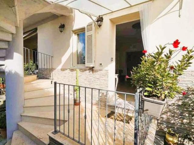 Villetta trifamiliare in vendita a Capanne Montignoso 150 mq Rif: 1392263