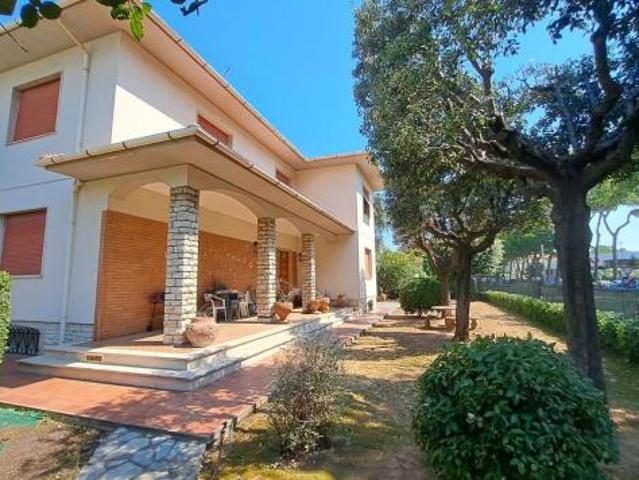Villetta trifamiliare in vendita a Rosignano Solvay Rosignano Marittimo 170 mq Rif: 1338523