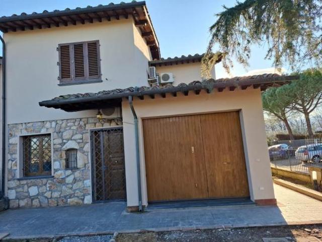 Villetta a schiera angolare in vendita a Badia Pozzeveri Altopascio 150 mq Rif: 1309532