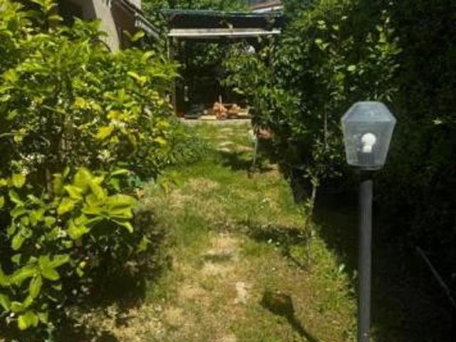 Villetta a schiera angolare in vendita a Calci 220 mq Rif: 1410190