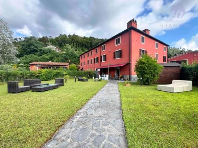 Villetta a schiera angolare in vendita a Camaiore 100 mq Rif: 1333634