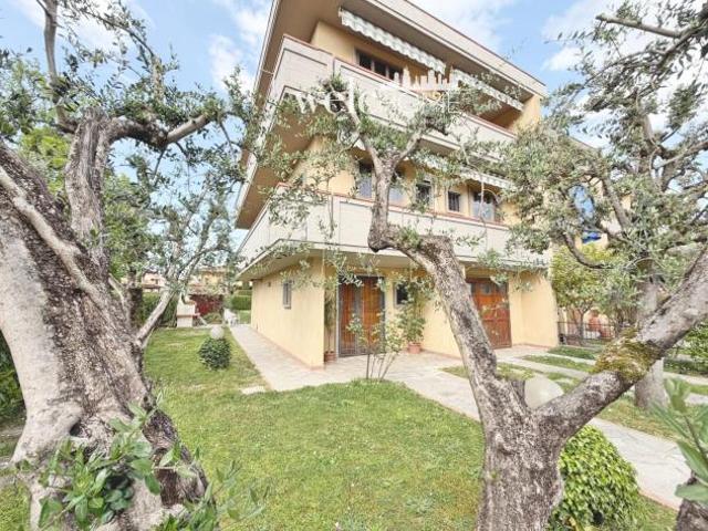 Villetta a schiera angolare in vendita a Campi Bisenzio 171 mq Rif: 1407331