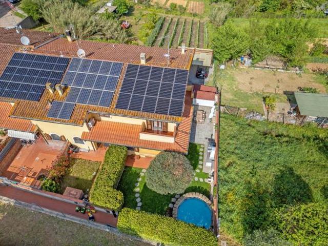 Villetta a schiera angolare in vendita a Falorni Santa Maria a Monte 105 mq Rif: 1409850