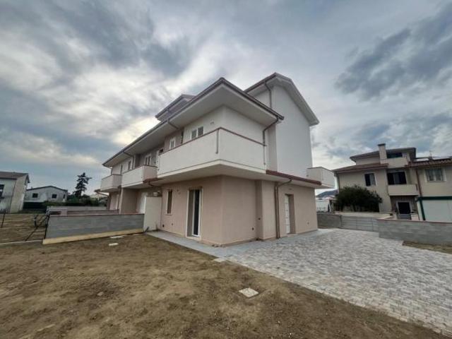 Villetta a schiera angolare in vendita a Pardossi Pontedera 130 mq Rif: 1408971