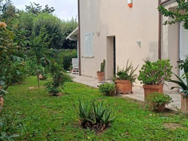 Villetta a schiera angolare in vendita a San Frediano a Settimo Cascina 110 mq Rif: 1347529