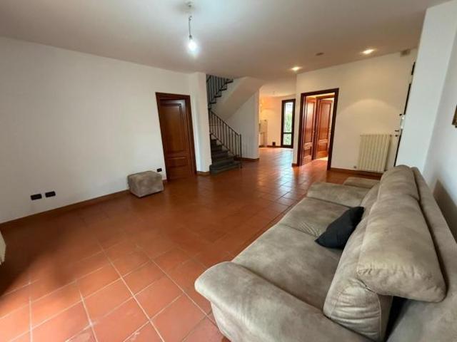 Villetta a schiera angolare in vendita a San Frediano a Settimo Cascina 120 mq Rif: 1376989