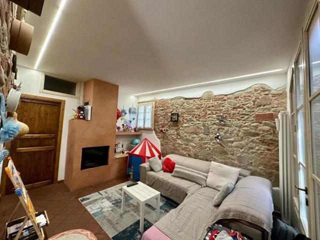 Villetta a schiera angolare in vendita a San Salvatore Montecarlo 100 mq Rif: 1400060