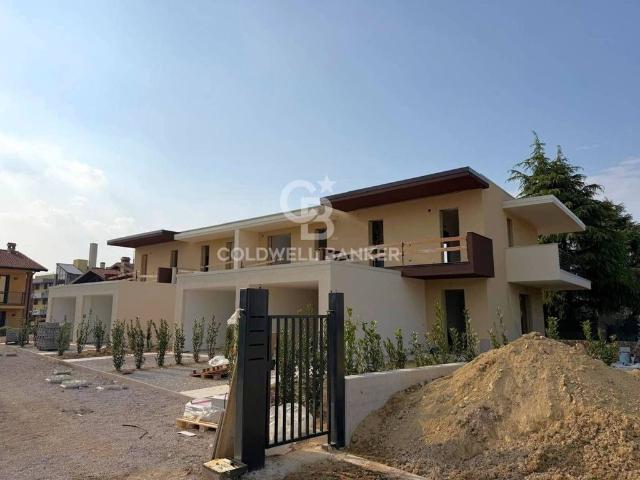 Villetta a Schiera di 104 mq in vendita VIA COSTANTINO IL GRANDE, 5, Desenzano del Garda, Lombardia