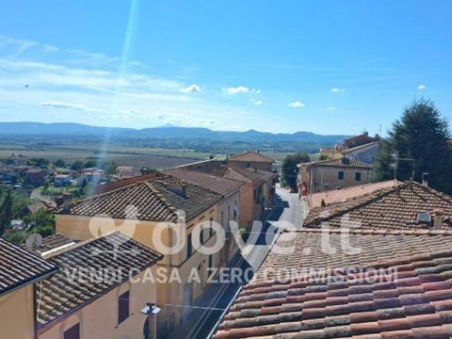 Villetta a schiera di 140 m con 4 locali in vendita a Montepulciano
