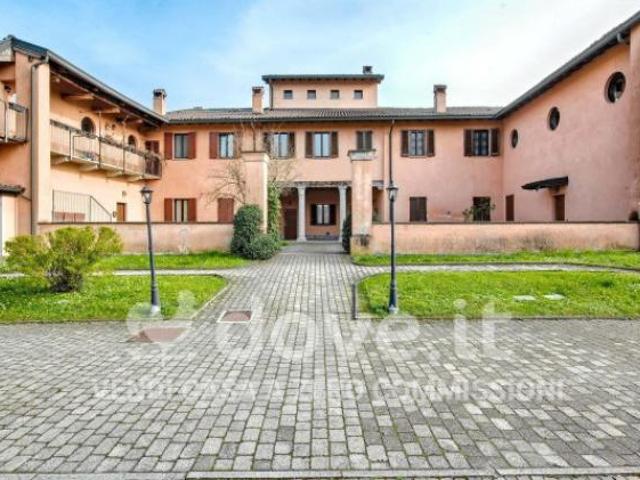 Villetta a schiera di 260 m con 5 locali e box auto doppio in vendita a Rozzano [rif. DV 8792 4]