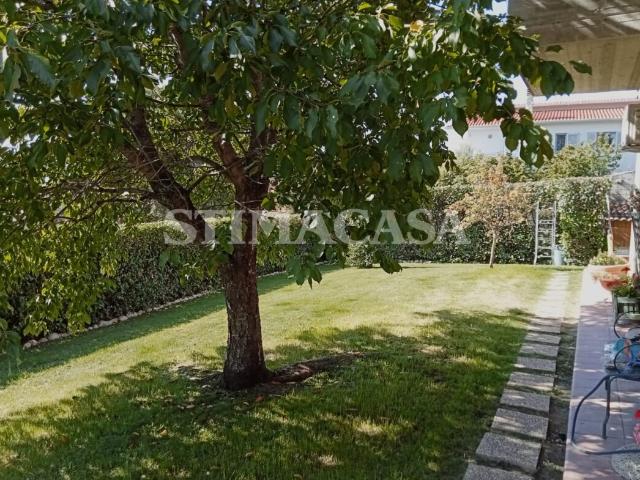 Villetta a schiera di testa in affitto a San Pelino Villetta a schiera di testa in affitto a San Pelino Contatti