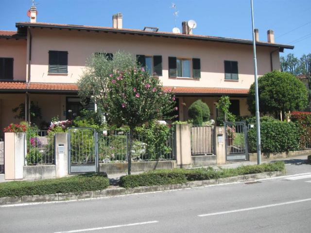 Villetta a schiera in affitto a Barzanò LC