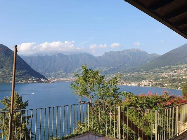 Villetta a schiera in affitto a Iseo BS