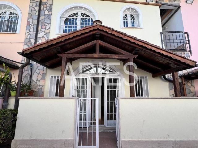 Villetta a schiera in affitto a Roma RM