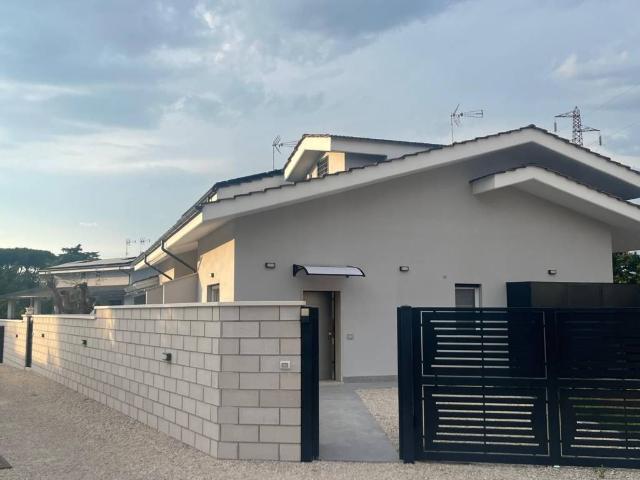 Villetta a schiera in affitto a Roma RM