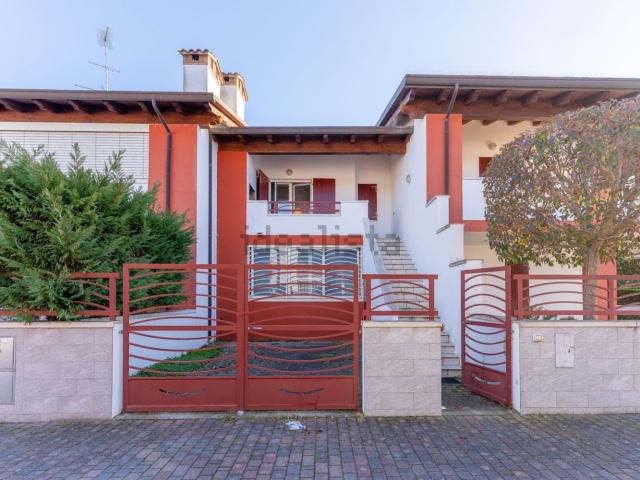 Villetta a schiera in affitto di 60 m² in Viale Carrà, 28