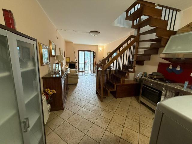 Villetta a schiera in affitto di 70 m² in Via Cerreta