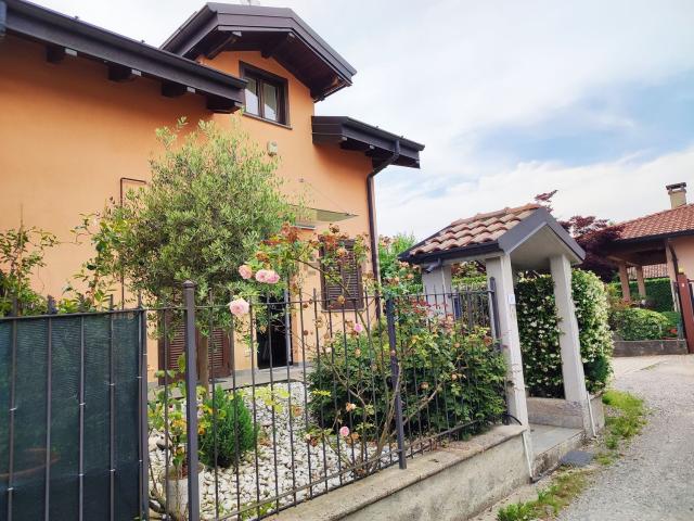 Villetta a schiera in affitto di 94 m² in Via Benvenuto Cellini