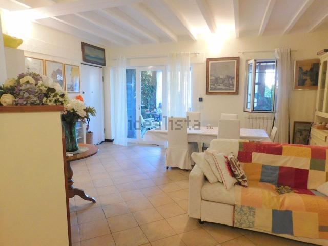 Villetta a schiera in affitto di 95 m² in Via G. Bove