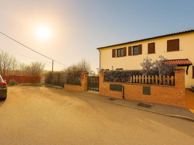 Villetta a schiera in affitto di 100 m² in Via Telarolo