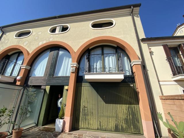 Villetta a schiera in affitto di 110 m² in Via Sebastiano Venier